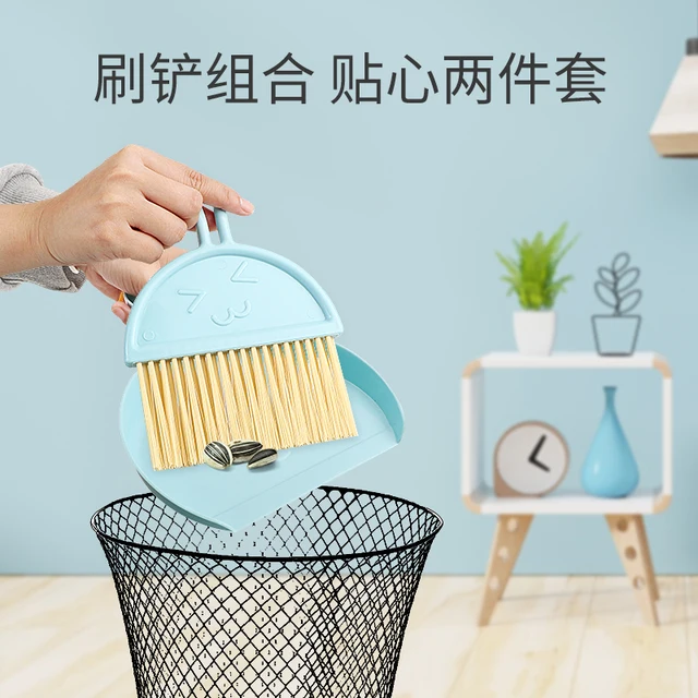 Wooden cleaning tool set