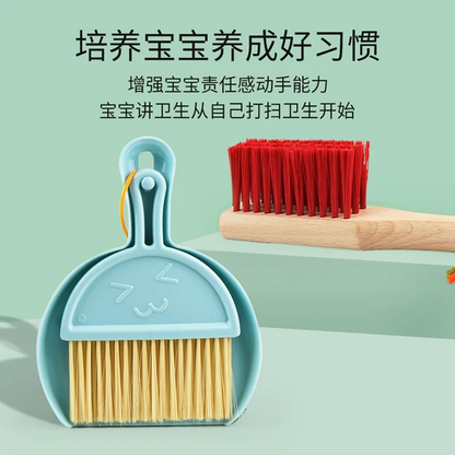 Wooden cleaning tool set
